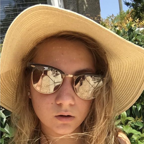 H&M Sparkly Gold Sunhat - Picture 4 of 4